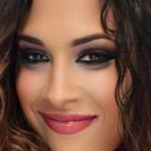 Meet your Posher, Esmeralda